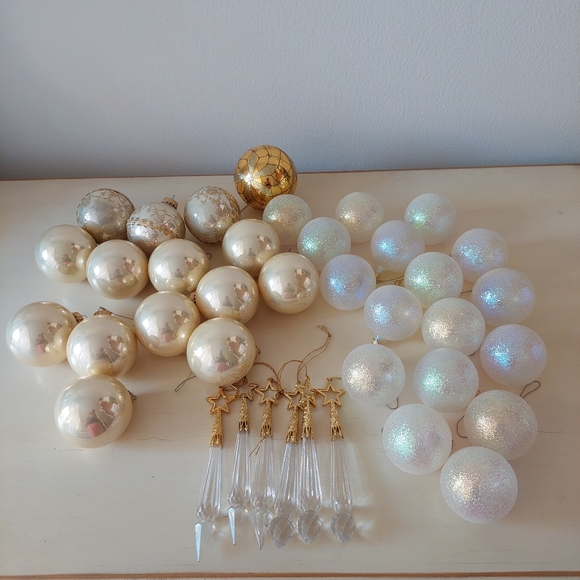 Vintage Christmas Ornaments - Picture 11 of 12